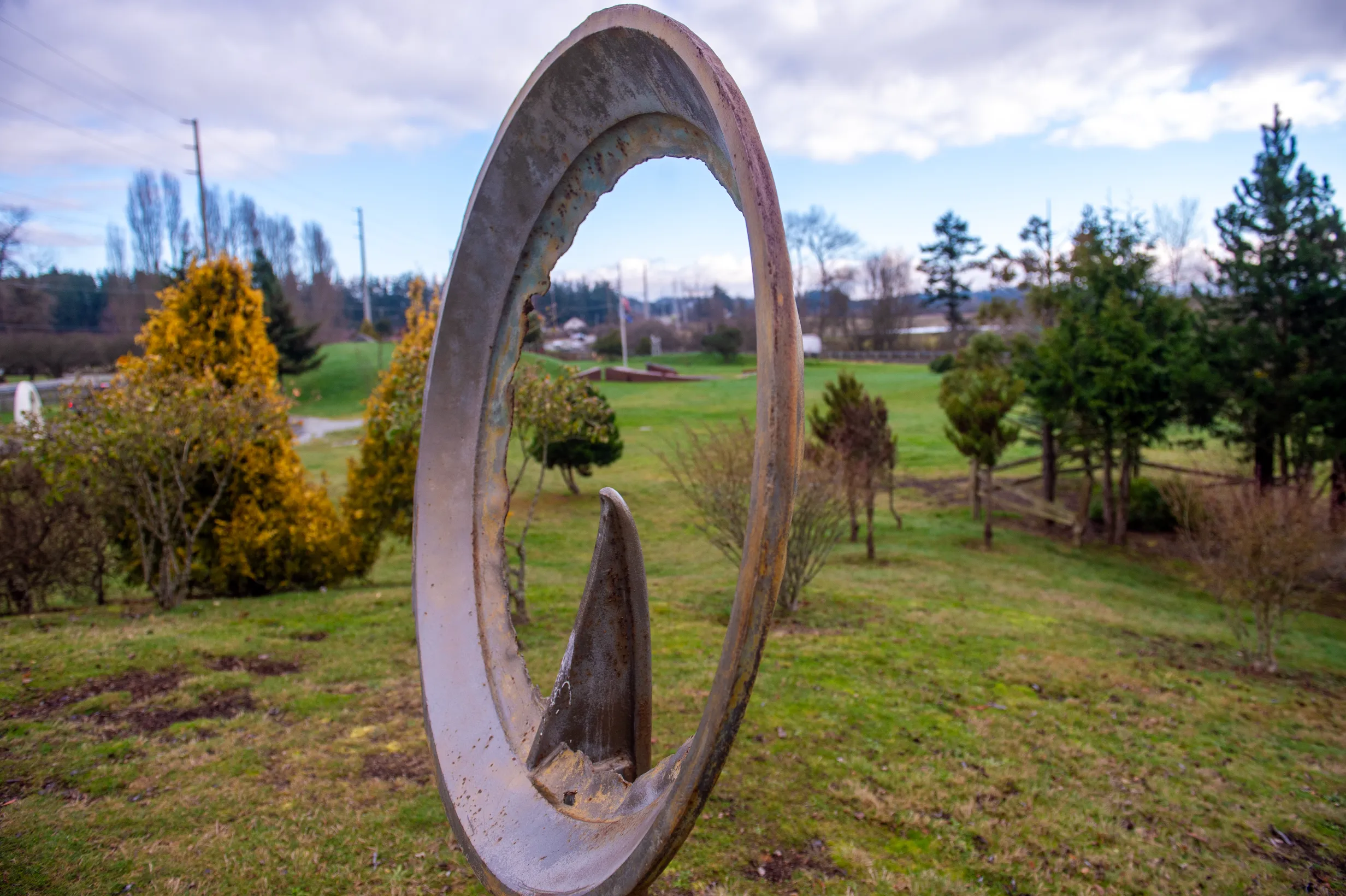 Bullseye — sculpture by Ben Rainwater, tip points to Mt. Rainier
